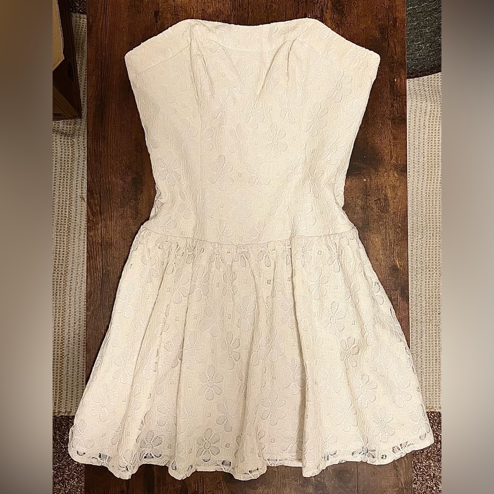 Lilly Pulitzer Beautiful White Lace Floral Strapless Dress